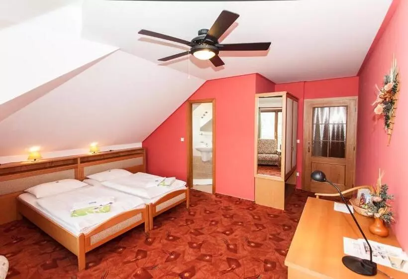 ペンション Depandance Hotel U Crlíků