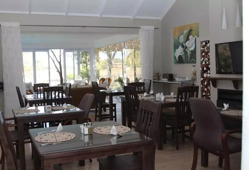 Majatalo Indigo Moon Guesthouse