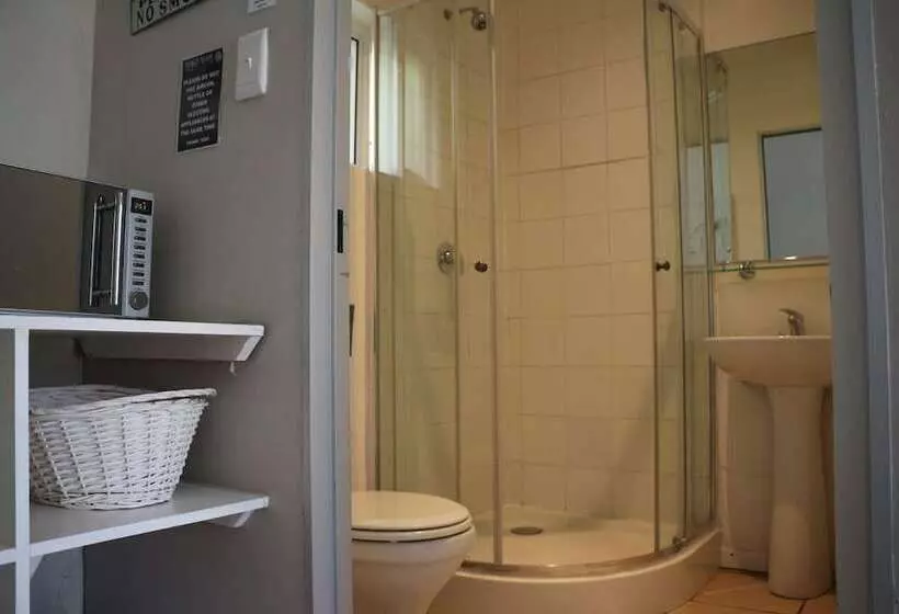 Majatalo Indigo Moon Guesthouse