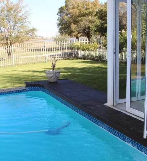 Majatalo Indigo Moon Guesthouse