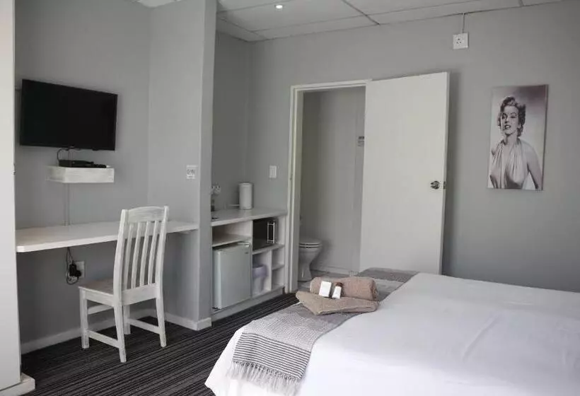 Majatalo Indigo Moon Guesthouse