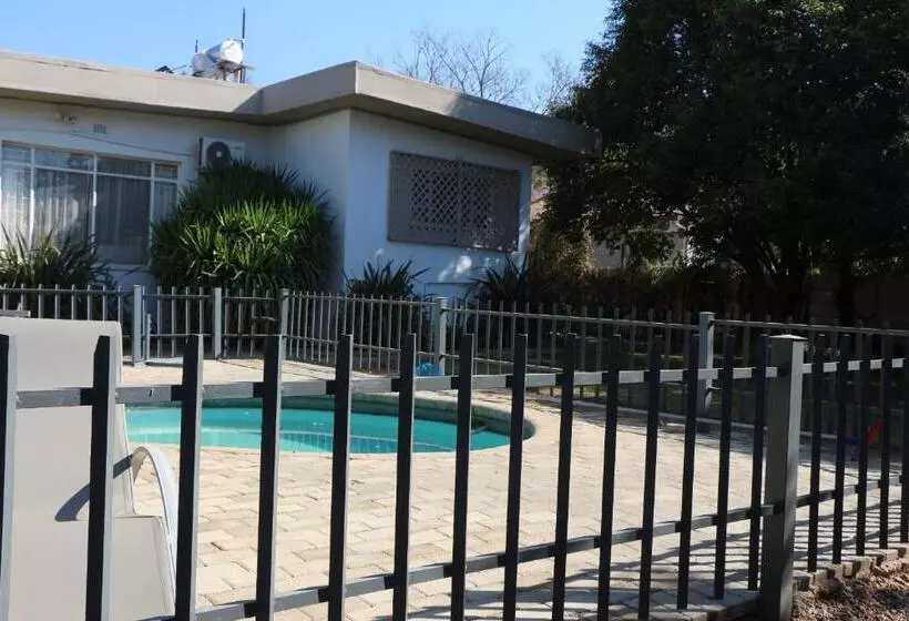 Majatalo Indigo Moon Guesthouse