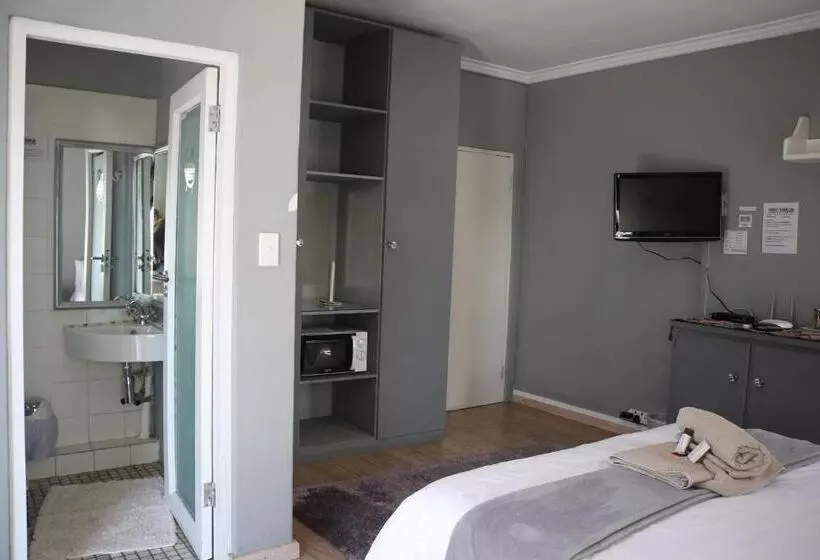 Majatalo Indigo Moon Guesthouse