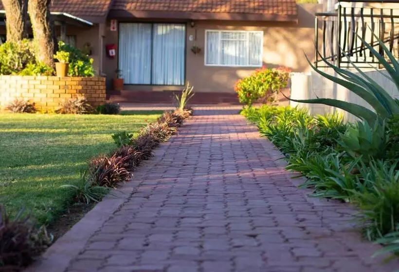 ペンション Marjaniek Wedding Venue & Guest House