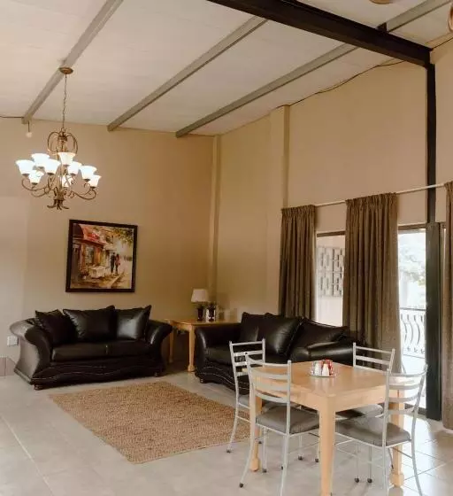 ペンション Marjaniek Wedding Venue & Guest House