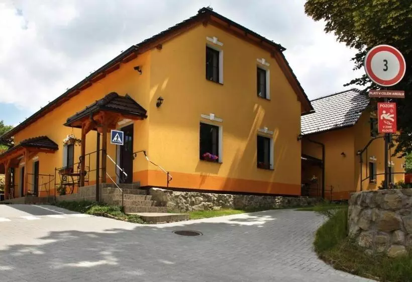 ペンション Penzion Pulčínské Skály