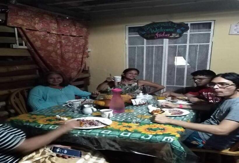 호스텔 Hostal Familiar El ángel Panamá B&b