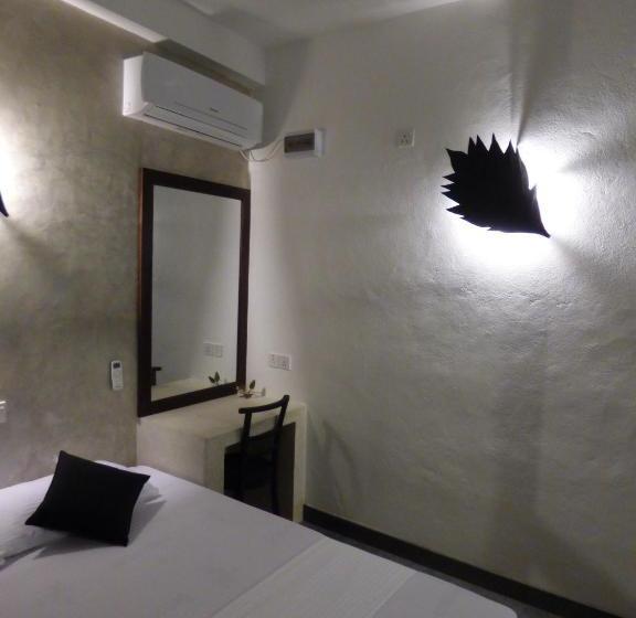 호텔 Explore Sinharaja Rain Forest Tour Camp