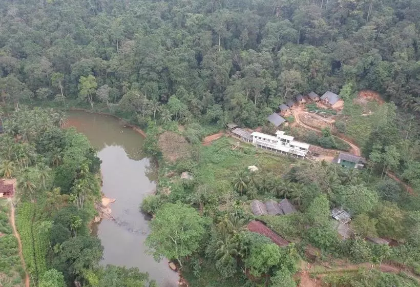 Hotelli Explore Sinharaja Rain Forest Tour Camp