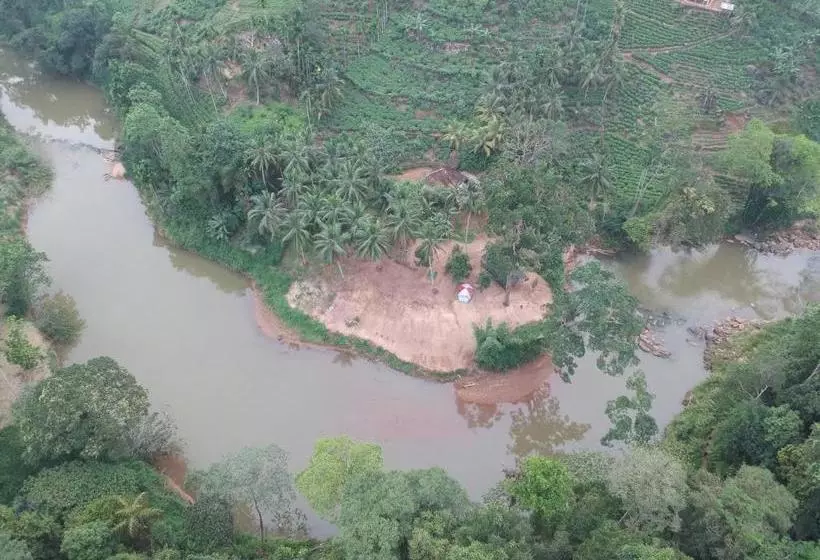 Hotelli Explore Sinharaja Rain Forest Tour Camp