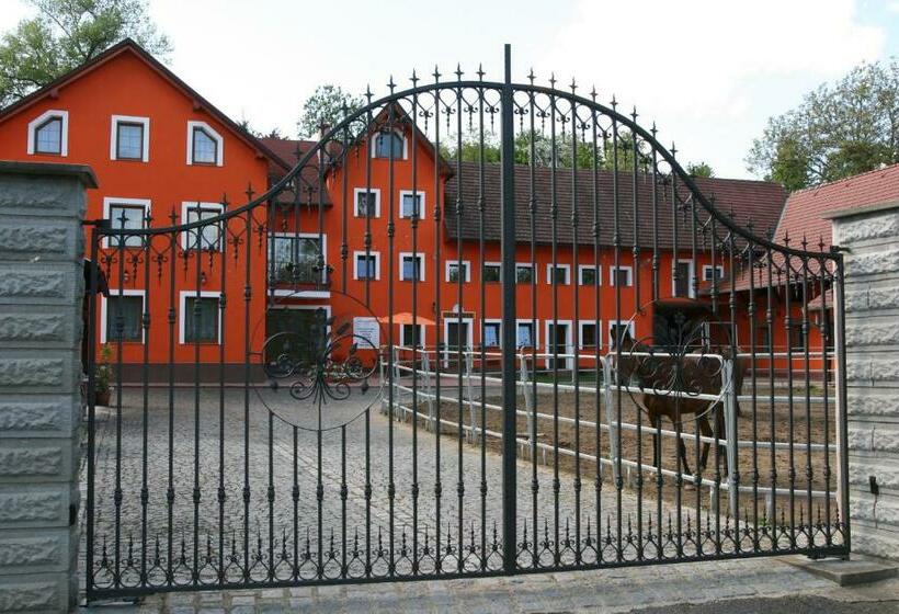 Szálloda Podřipská Farma