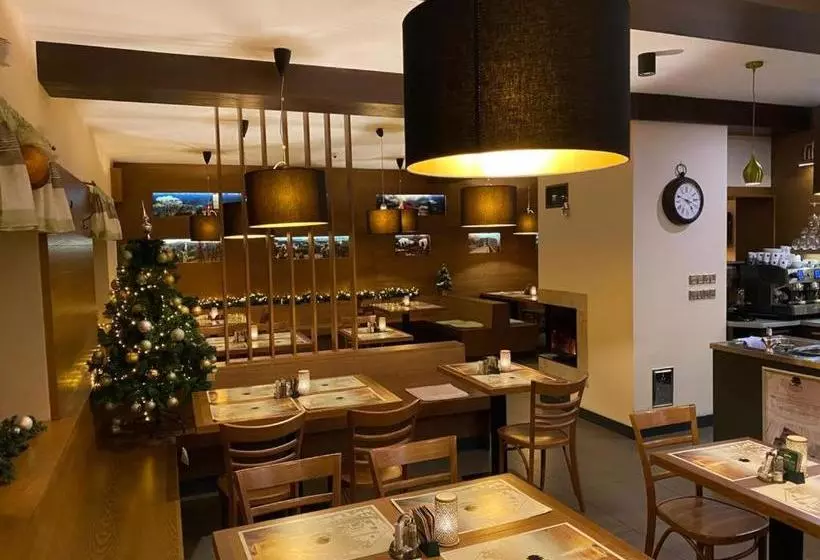 Hotelli & Restaurant Pod Kaštany