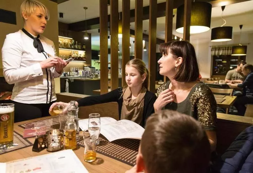 Hotelli & Restaurant Pod Kaštany