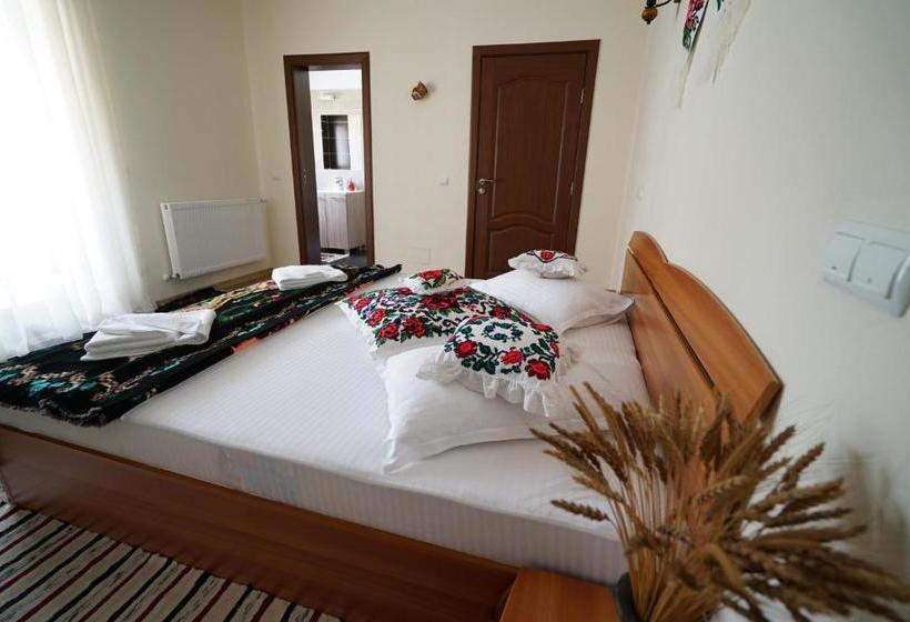 پانسیون Casa Bunicii