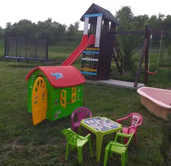 پانسیون Casa De Vacanta Silvia Varmaga