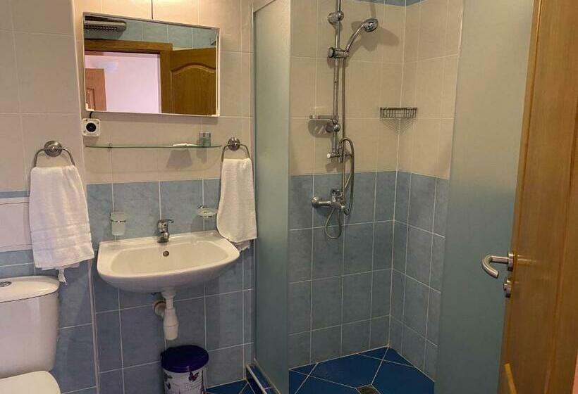 بنسيون Guest House Golden Flake 4km From Bolata Beach