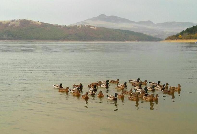 פנסיון Mihaela Lake Retreat