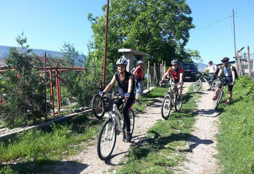 פנסיון Mihaela Lake Retreat