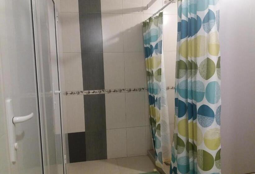 פנסיון Mihaela Lake Retreat