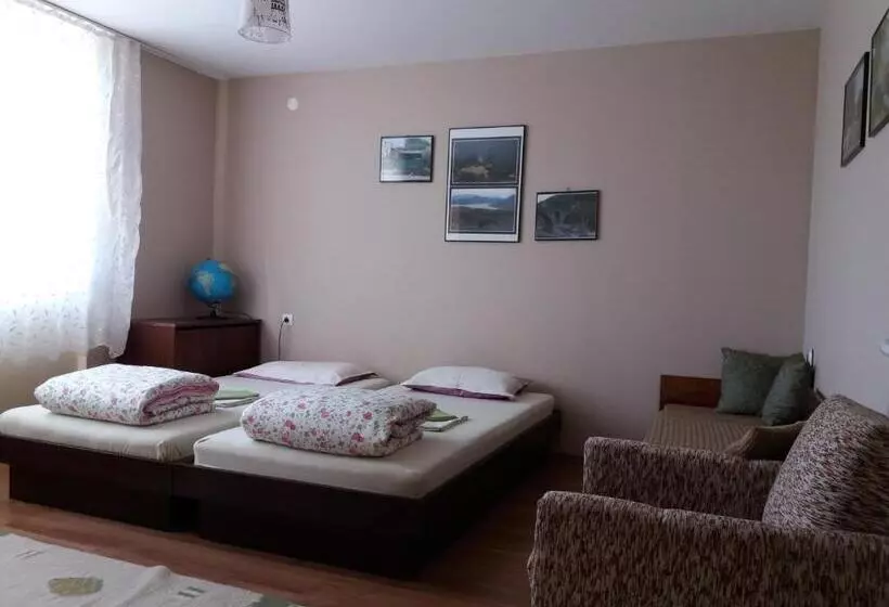 Majatalo Mihaela Lake Retreat