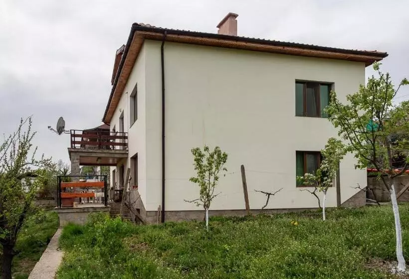 Majatalo Mihaela Lake Retreat