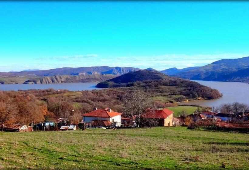 פנסיון Mihaela Lake Retreat