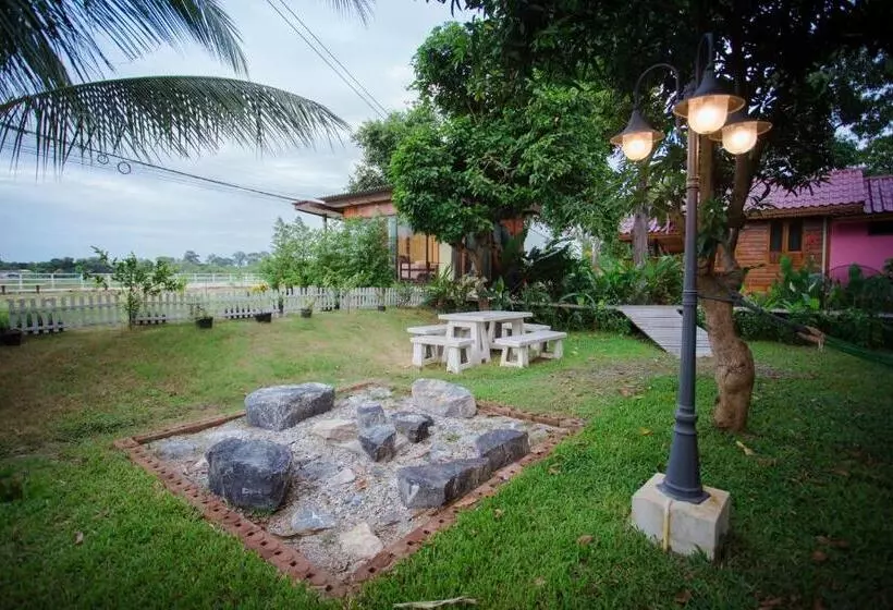 Majatalo Romyen House