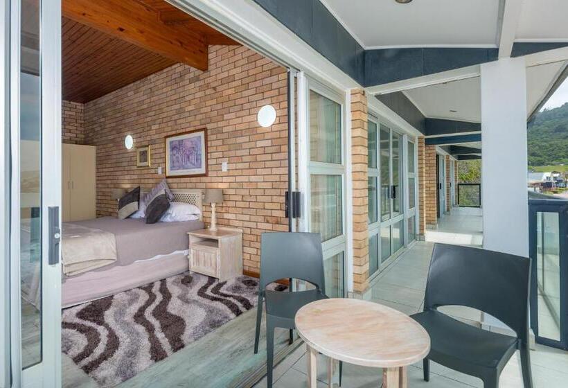 بنسيون Vic Bay Beach House