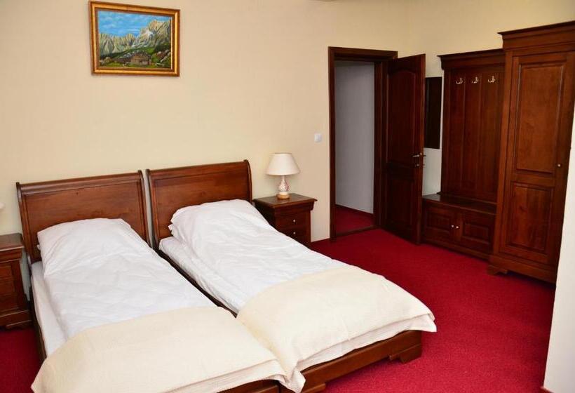 Pensiunea Valea Pinului