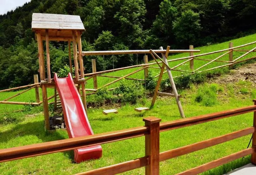 Pensiunea Valea Pinului