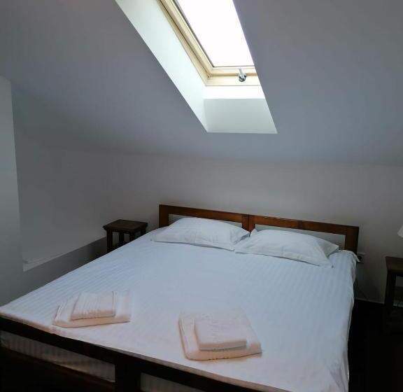 Pensiunea Valea Pinului