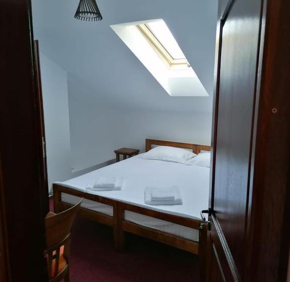 Pensiunea Valea Pinului