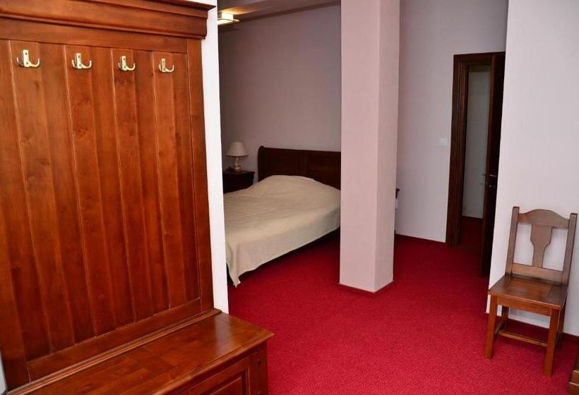 Pensiunea Valea Pinului