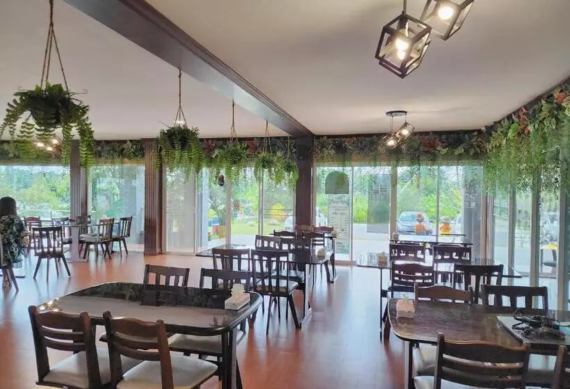 リゾートホテル Tara Spa Ratchaburi