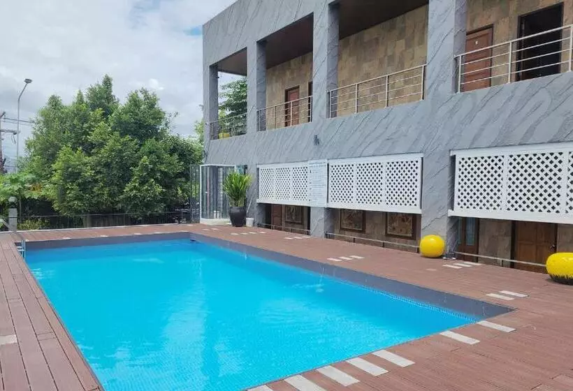 リゾートホテル Tara Spa Ratchaburi