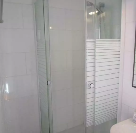 Retkeilymaja Gasthaus Schwarzer Adler