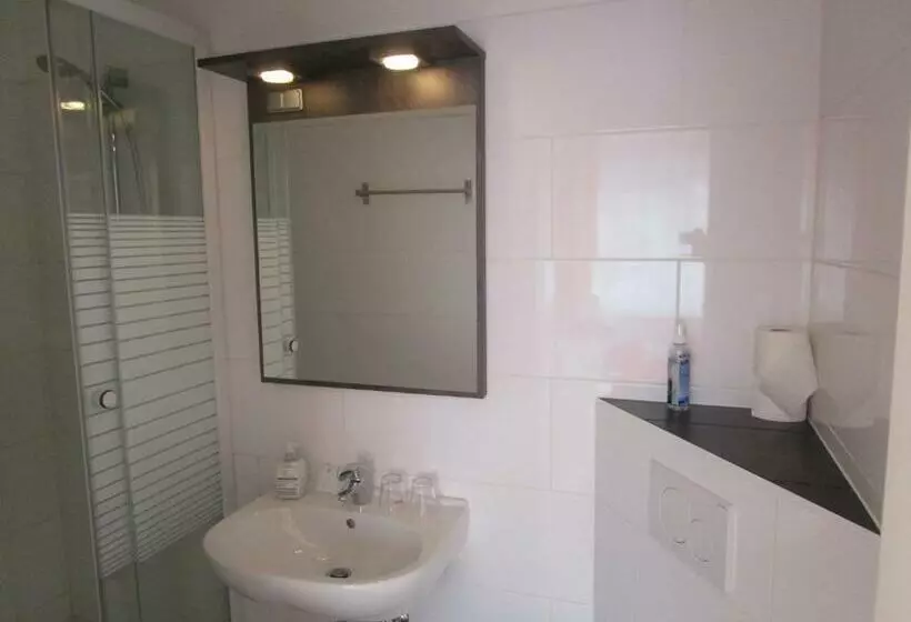 Retkeilymaja Gasthaus Schwarzer Adler