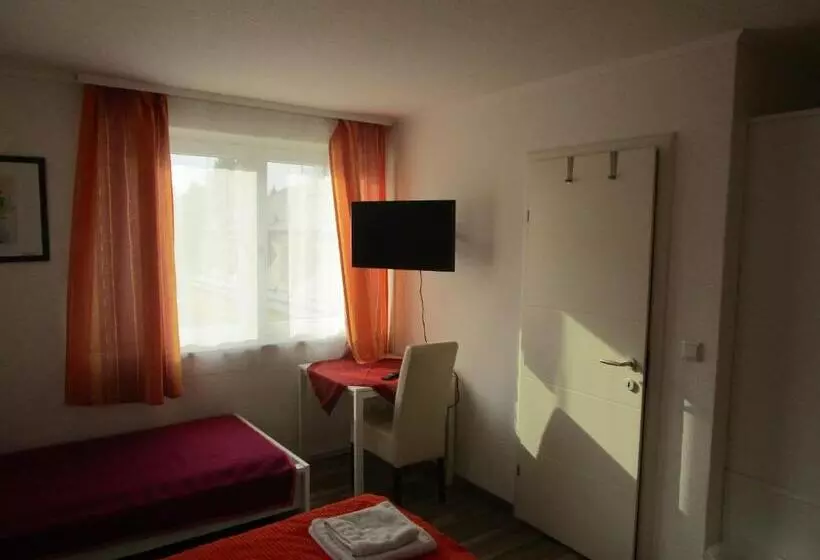 Retkeilymaja Gasthaus Schwarzer Adler