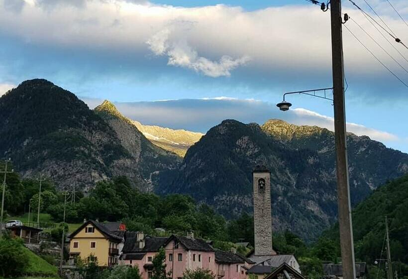 ユースホステル Ristorante Garni Lavizzara