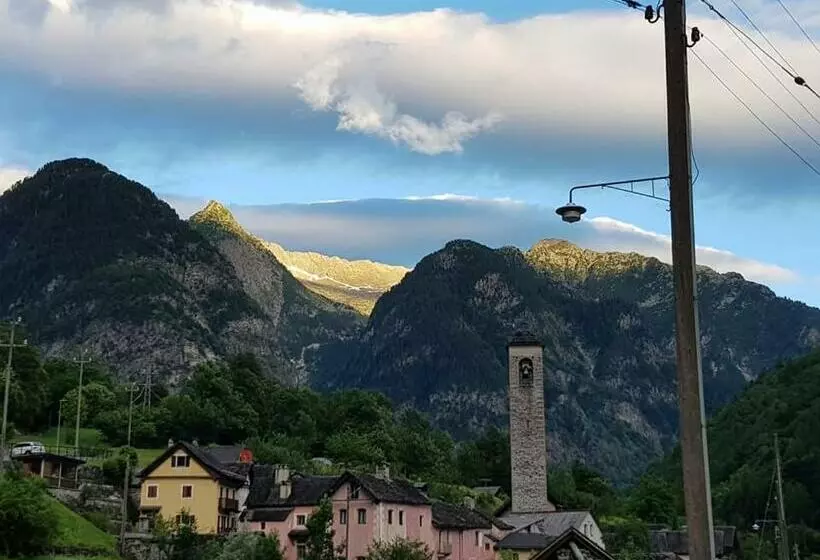 Retkeilymaja Ristorante Garni Lavizzara
