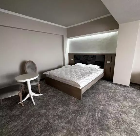 Retkeilymaja Romula Imperial