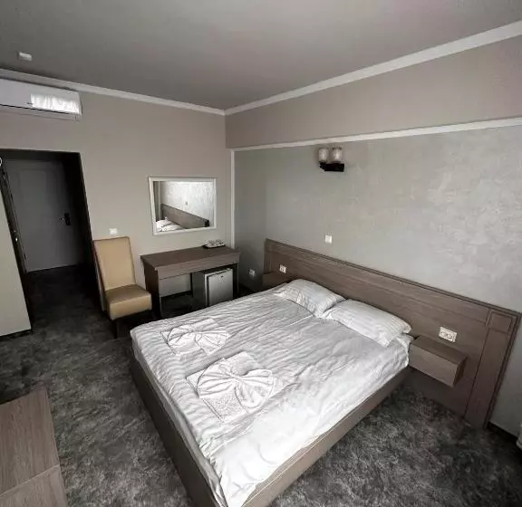 Retkeilymaja Romula Imperial