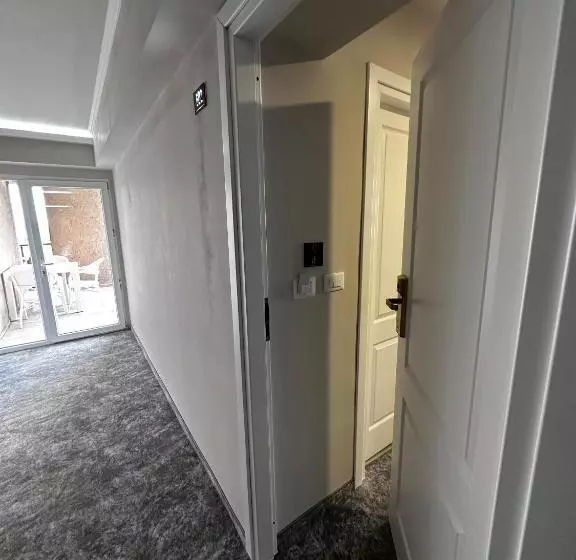 Retkeilymaja Romula Imperial