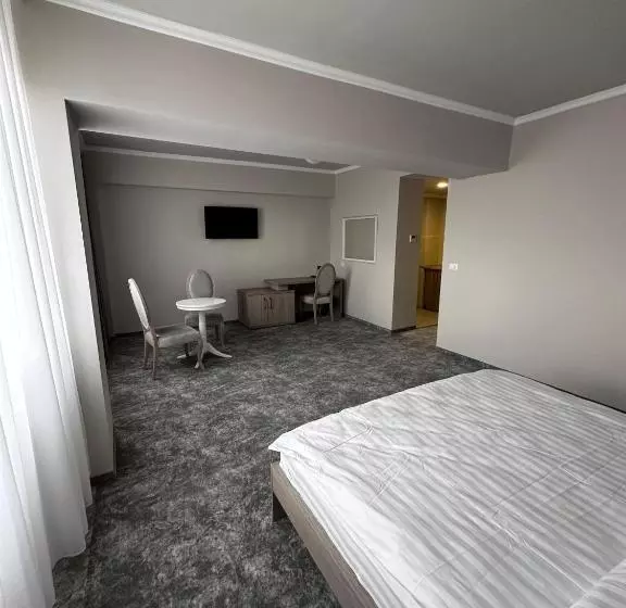 Retkeilymaja Romula Imperial