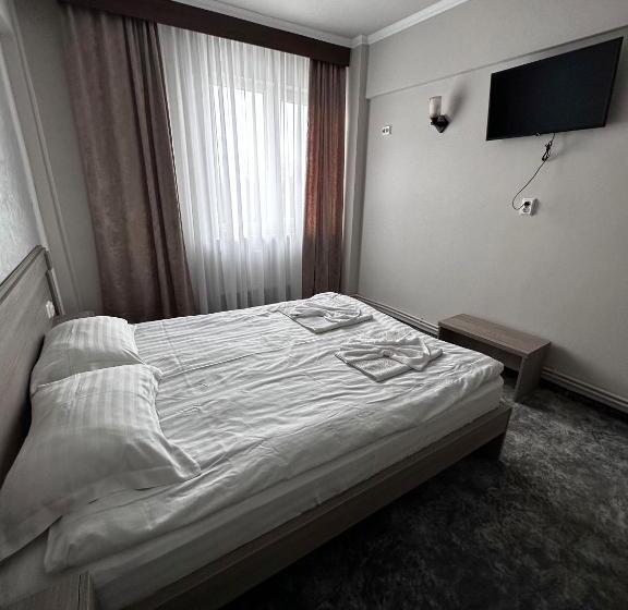 הוסטל Romula Imperial