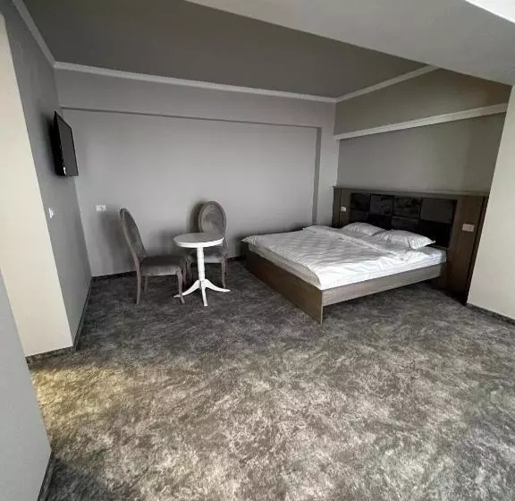 Retkeilymaja Romula Imperial