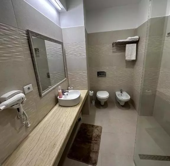 Retkeilymaja Romula Imperial