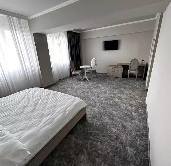 Retkeilymaja Romula Imperial