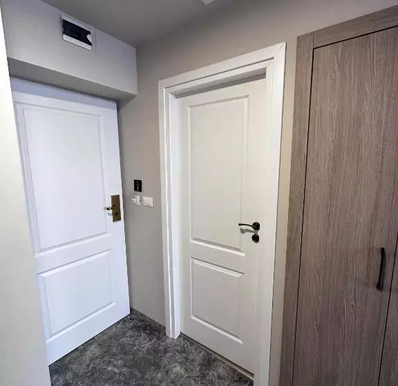 Retkeilymaja Romula Imperial