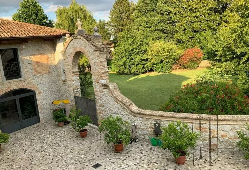 تختخواب و صبحانه Borgo Palazzo Steffaneo
